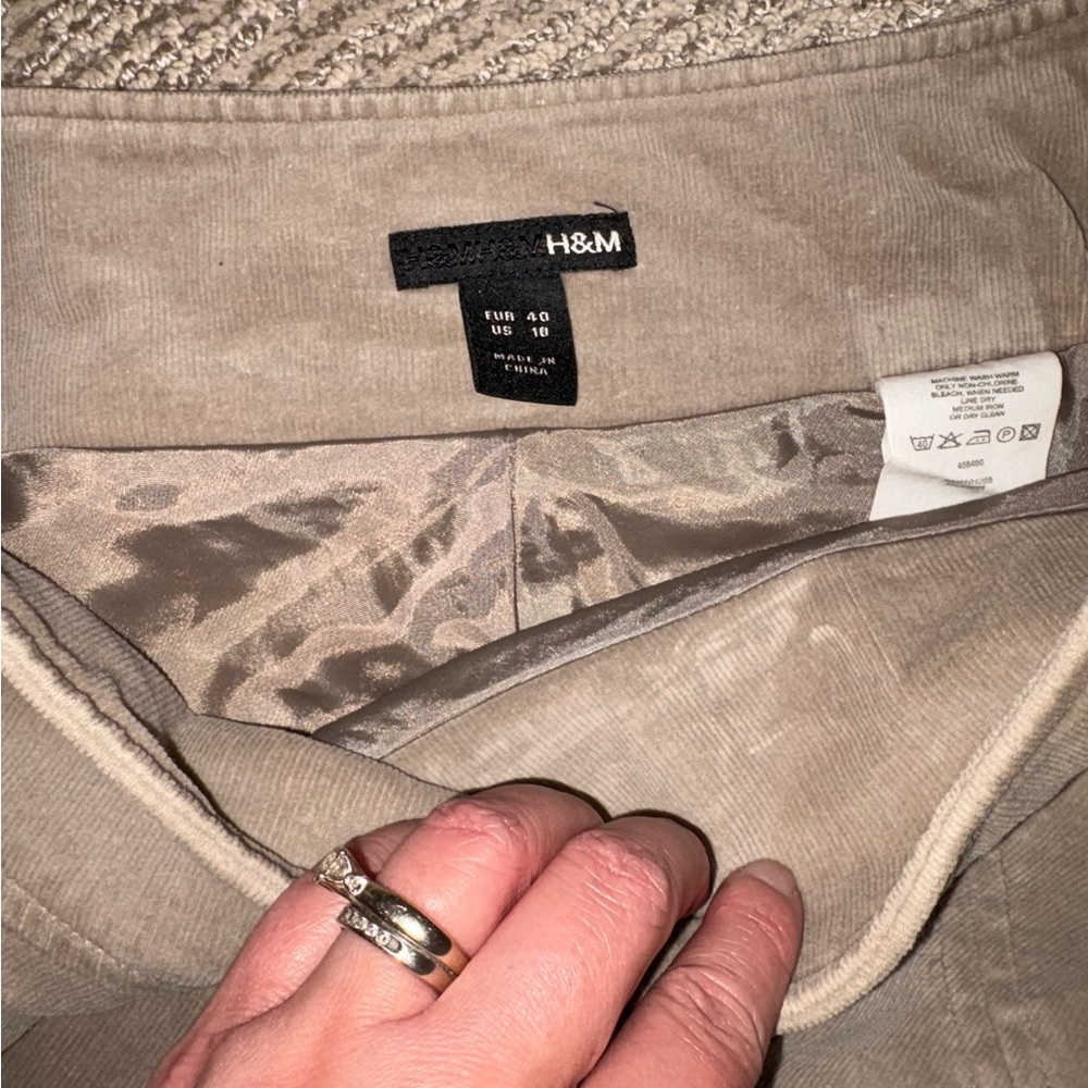 H&M Skirt-Size 10 - Picture 2 of 2